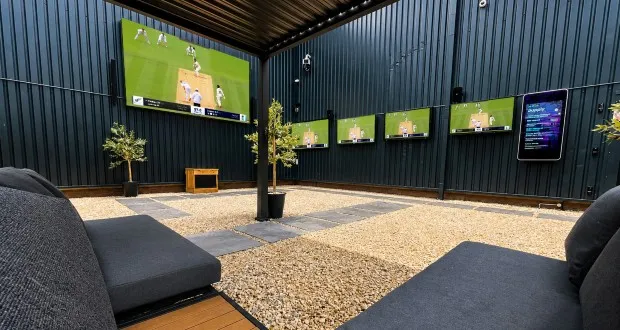 Outdoor commercial AV leisure demonstration environment